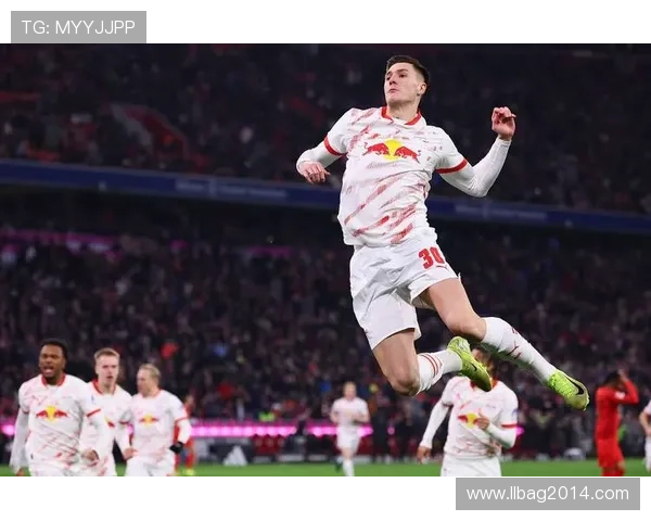 [德甲]穆西亚拉倒三角回传 伦贝格自摆乌龙.